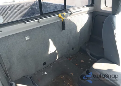 2001 Nissan Frontier Xe z USA, uszkodzony, nr VIN 1N6DD26S51C344012